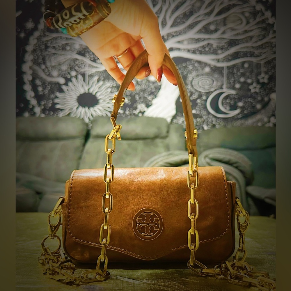 Rare Vintage Tory Burch Brown Leather small Crossbody bag with Gold Chain - Picture 2 of 12